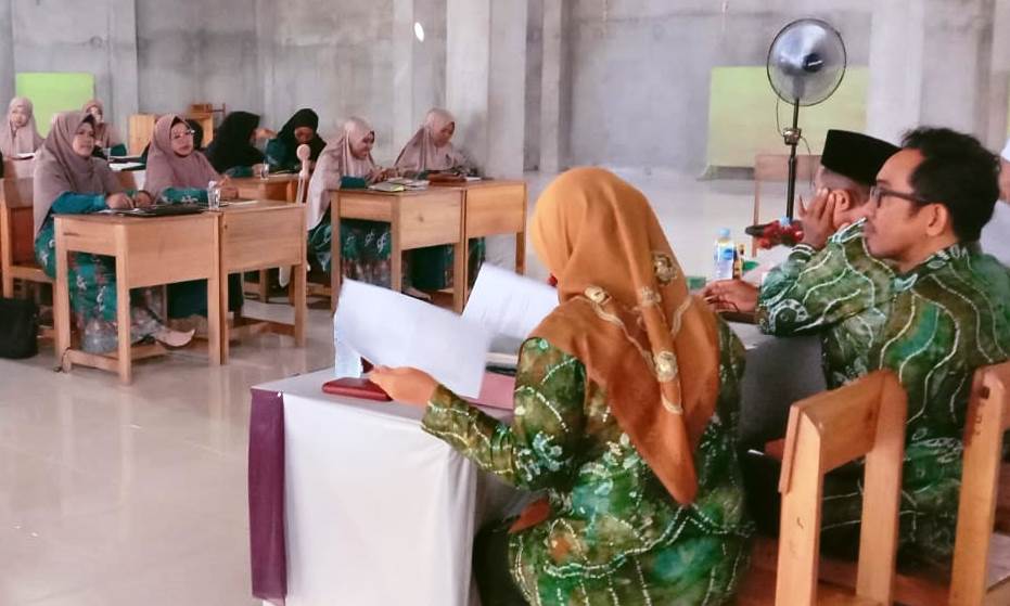 Prodi MPI Latih Para Guru Pesantren Al Muhajirin Antang Untuk Mencapai Akreditasi Unggul Situs