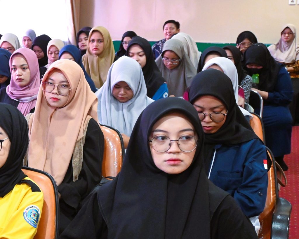 Para aktivis saat mengikuti Sekolah Islam dan Demokrasi angkatan ke-3 (Foto:Humas/Baiti Rahmi)