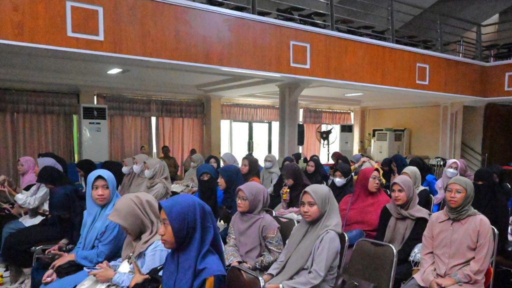 Para peserta saat mengikuti lokakarya (Foto:Izhar Muttakin)