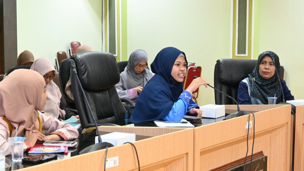 Peserta dari kalangan pelajar saat ikuti berdialog di kuliah tamu internasional (Foto:Humas/Jamal Ripani)