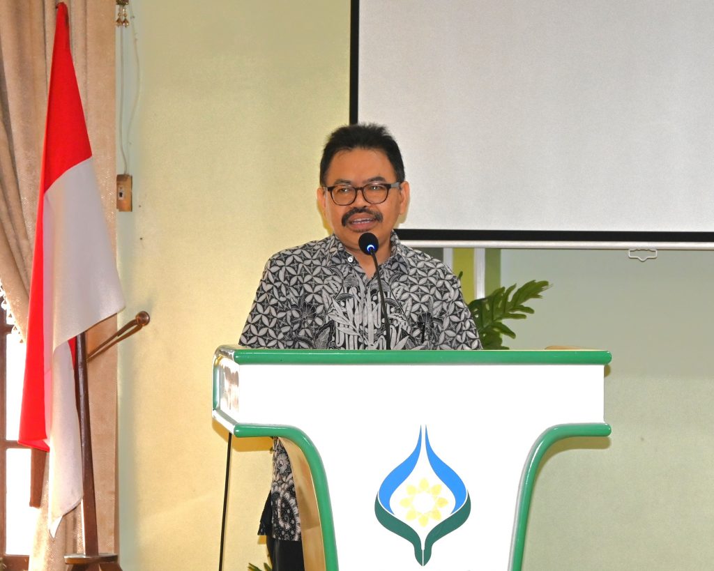 Rektor UIN Antasari Prof. Dr. H. Mujiburrahman, M.A. saat membuka acara (Foto:Humas/Jamal Ripani)