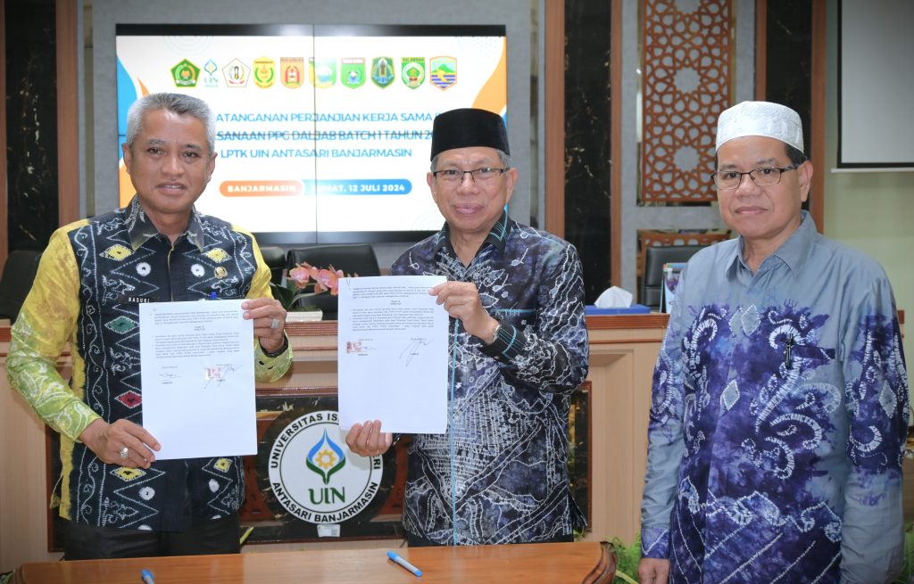 Perwakilan Hulu Sungai Utara usai menandatangani PKS dengan LPTK UIN Antasari (Foto:Humas/Achmad Magfur)