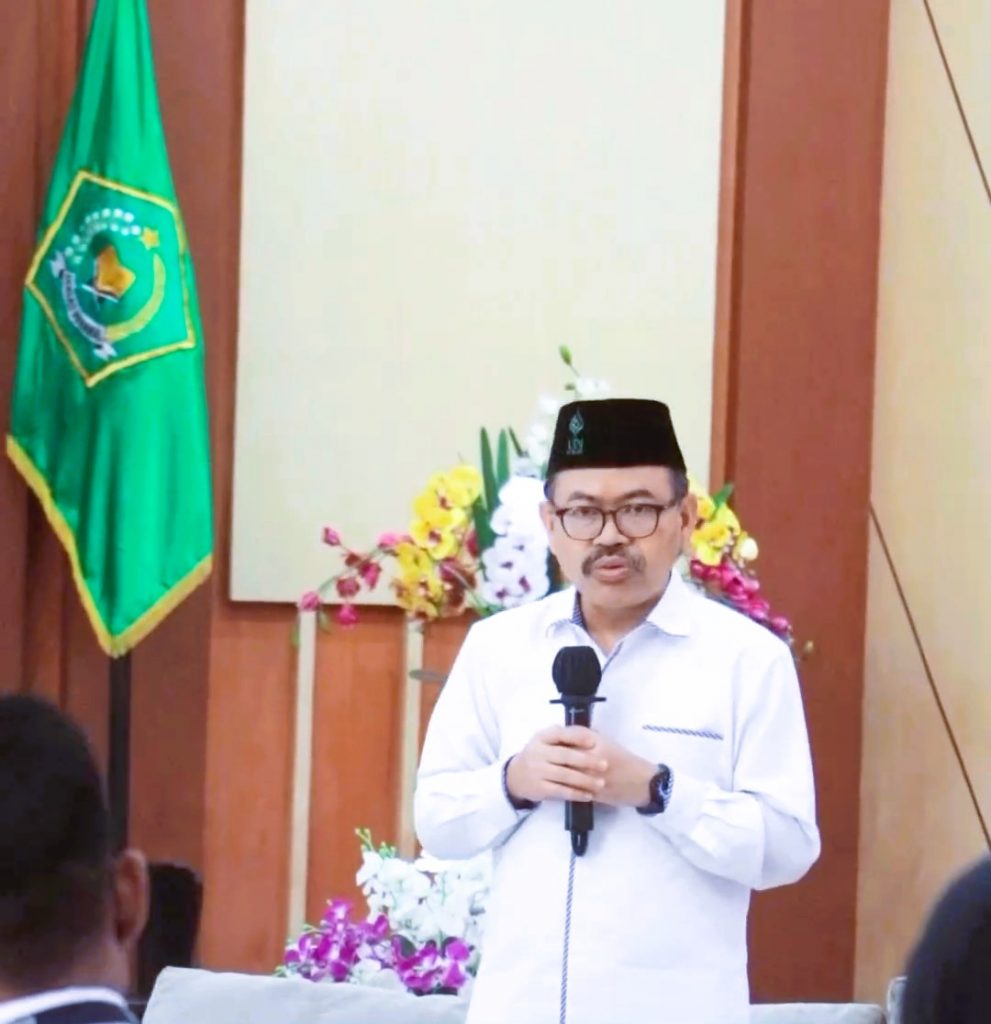 Rektor UIN Antasari Prof. Dr. H. Mujiburrahman, M.A. saat memberikan materi (Foto:Humas BDK Banjarmasin)