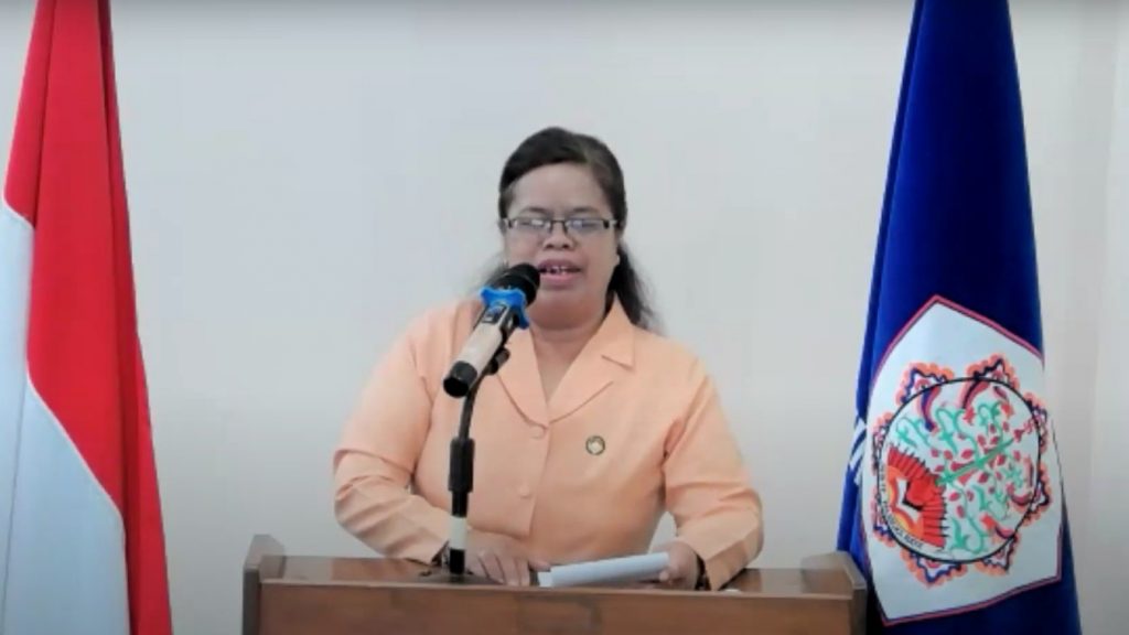 Purwati Mujiyono, Ketua DWP IAHN-TP Palangkaraya saat menyampaikan laporan (Tangkapan layar Zoom Meeting)