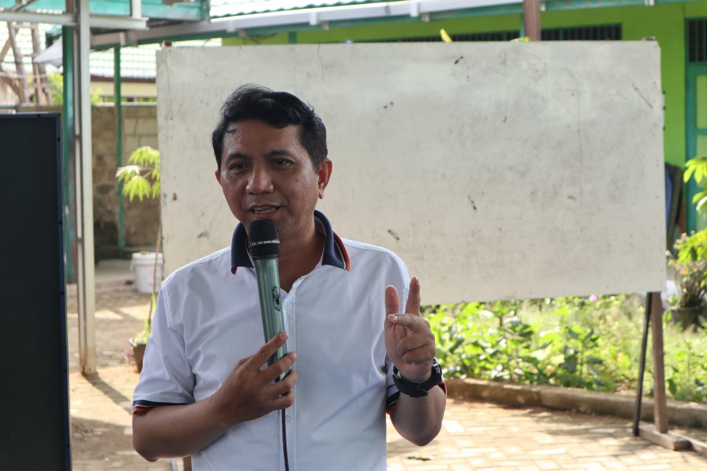 Erwinsyah, M.Kom. saat melakukan sosialisasi di MAN 4 HSU (Foto:Humas/Achmad Magfur)