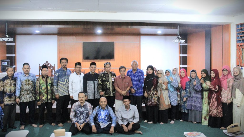 Foto bersama Karo AUPKK dengan Fakultas Ushuluddin dan Humaniora (Foto:Isminda Nadya)