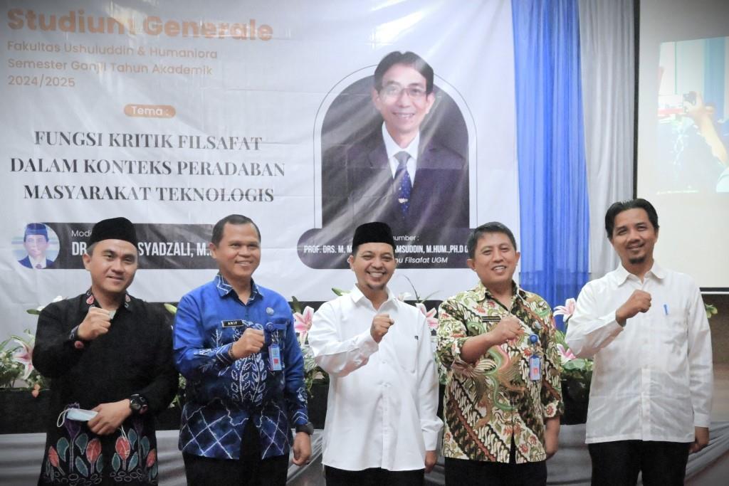 Foto bersama dengan BNNK Banjarmasin dan Banjarbaru (Foto:Humas/Jamal Ripani)