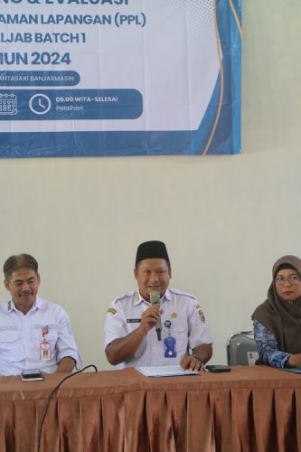 Sambutan Kepala BKPSDM Kabupaten Tanah Laut yang diwakili oleh Kepala Bidang Mutasi dan Pengembangan Aparatur, Farid Tri Atmaja, S.H. (Foto: Tim PPG/Mayang Gadih Ranti)