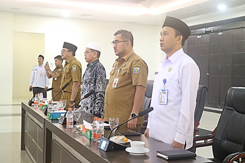 Menyanyikan Bersama Lagu Indonesia Raya (Foto: Tim PPG/Mayang Gadih Ranti)