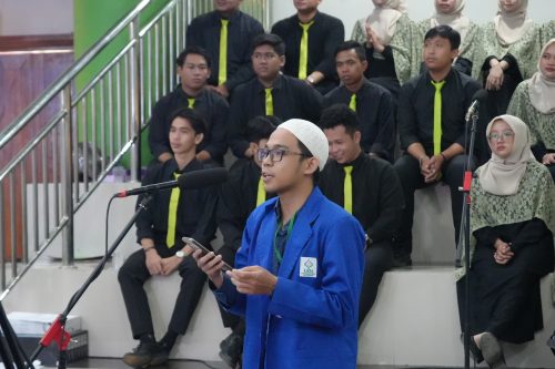 Syahru Nur Zaman saat menyampaikan pertanyaan (Foto:Humas/Baiti Rahmi)