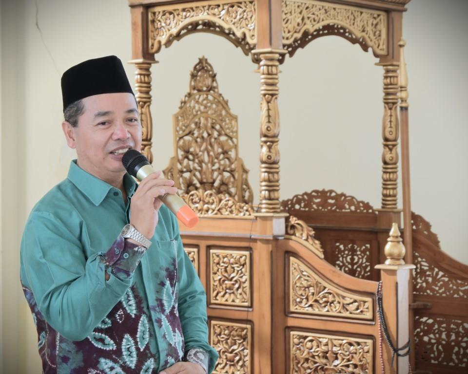 Wakil Rektor UIN Antasari Bidang AUPK Dr. H. Akhmad Sagir, M.Ag. saat membuka program pemondokan kampus 2 Tahap 1 2024-2025 (Foto:Humas/Achmad Magfur)