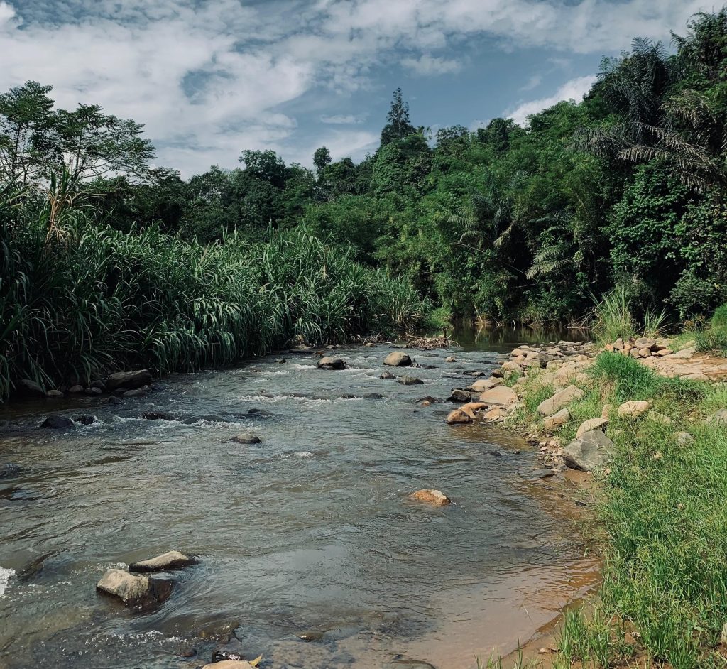 Indahnya objek wisata Sungai Desa Harakit.