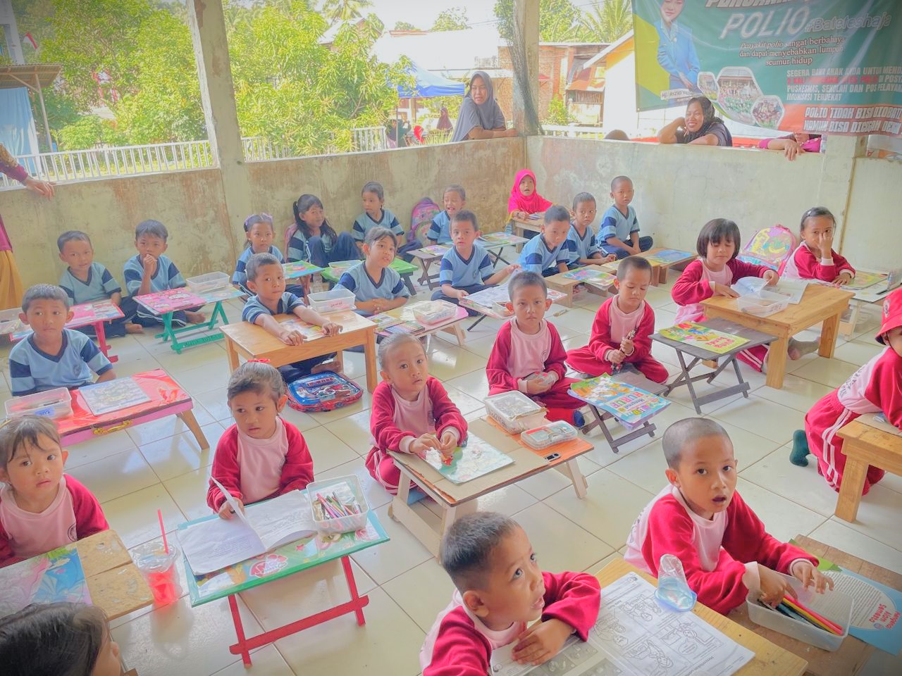 Antusias anak-anak TK saat mengikuti lomba.