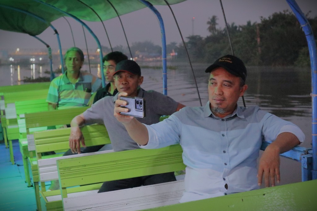 Berangkat subuh dari Benua Anyar menuju Lok Baintan (Foto:Humas/Achmad Magfur)