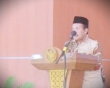 Drs. H. Abdul Hadi, M.Ag, dosen UIN Sunan Gunung Djati Bandung sebagai salah satu narasumber kegiatan induksi saat menyampaikan sambutan.