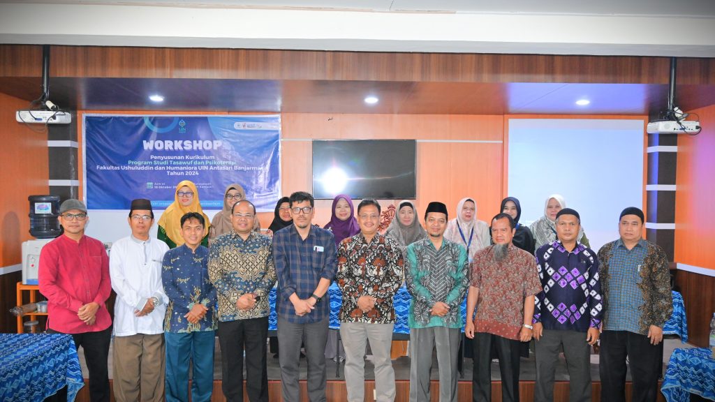 Foto bersama usai pembukaan (Foto:Humas/Achmad Magfur)