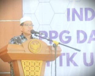 Ketua Prodi PPG UIN Antasari Banjarmasin saat memberi sambutan.