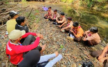 Momen sharing session di pos wide game bersama para mahasiswa KKN UIN Antasari.