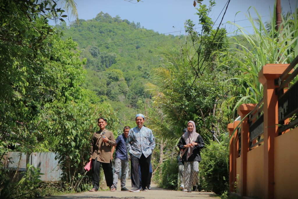 Pemandangan pegunungan usai silaturahmi ke Kantor Kepala Desa Loksado (Foto:Humas/Achmad Magfur)