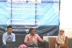 Pembukaan Seminar Umum dengan Tema Jebakan Keuangan Digital Menghindari Penipuan Online (Foto:Alifia Nur Rizkilah)