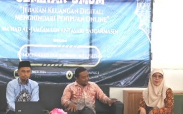 Pembukaan Seminar Umum dengan Tema Jebakan Keuangan Digital Menghindari Penipuan Online (Foto:Alifia Nur Rizkilah)