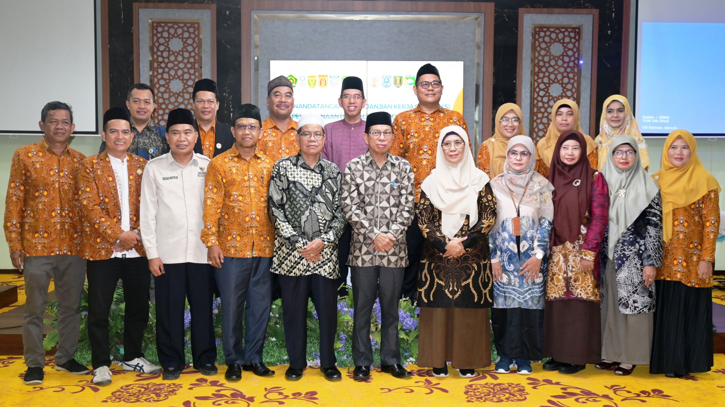 Foto bersama seusai acara. (Foto:Humas/jamal Ripani)