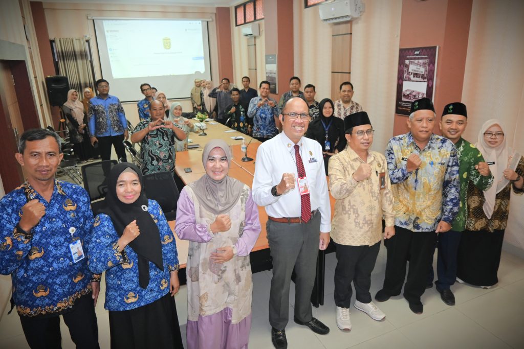 Foto bersama usai mendengarkan banyak materi penting (Foto:Humas/Jamal Ripani)