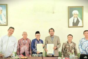 Foto bersama usai penandatanganan nota kesepahaman.