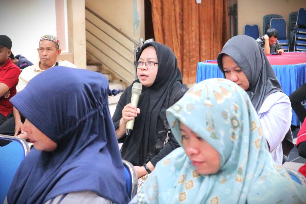 Kasubbag Rumah Tangga dan Barang Milik Negara Dr. Munisah, M.H.I. saat menyampaikan hasil evaluasi (Foto:Humas)