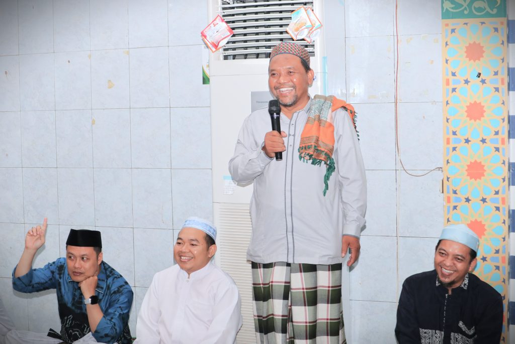 Kepala UPT Ma'had Al-Jami'ah UIN Antasari Dr. Hairul Hudaya, M.Ag. saat menyampaikan laporan (Foto:Humas)