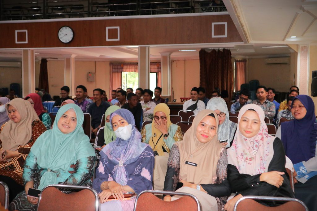 Para pramubakti perempuan saat mengikuti rapat evaluasi (Foto:Humas)