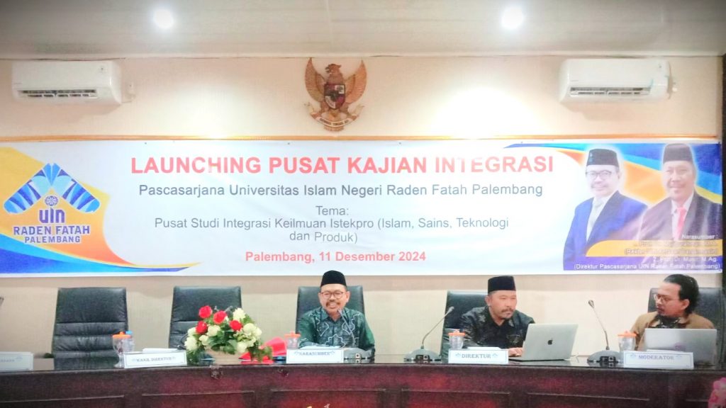 Rektor UIN Antasari saat menjadi narasumber di kegiatan Pascasarjana UIN Raden Fatah Palembang.