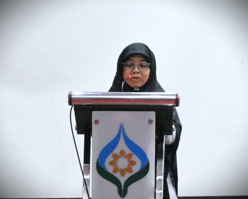 Koordinator P3MB UIN Antasari Dr. Siti Aisyah, M.Ag. saat menyampaikan laporan (Foto:Humas/Jamal Ripani)