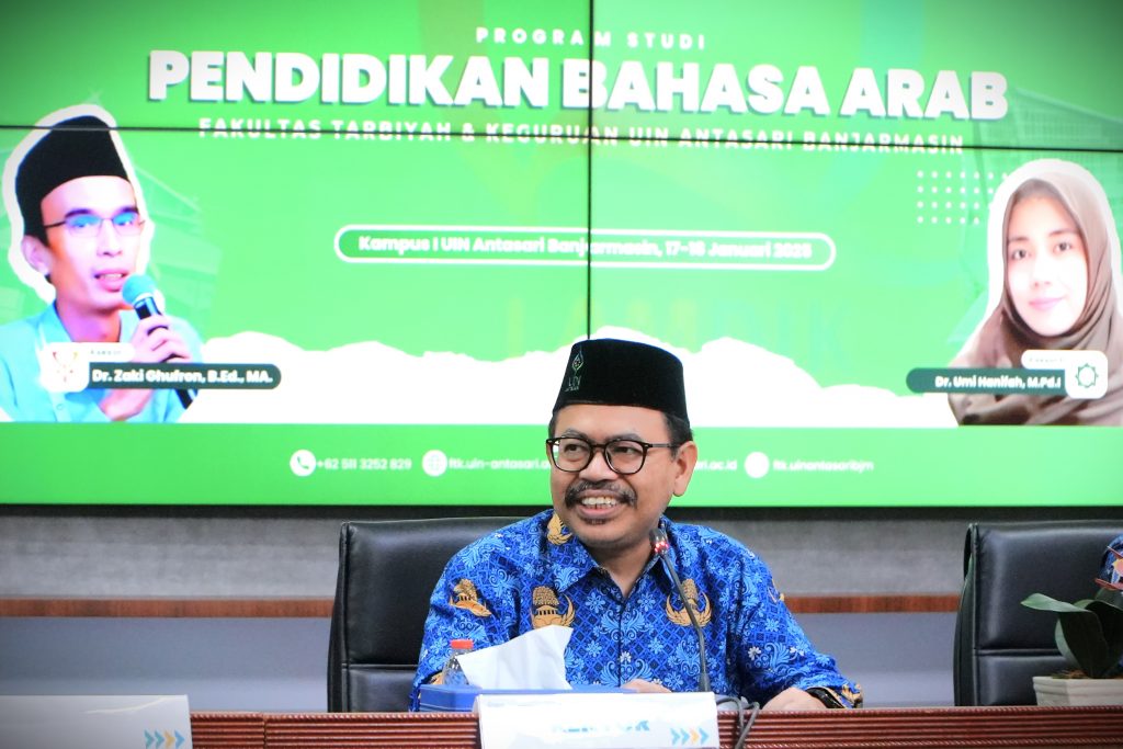 Rektor UIN Antasari Prof. Dr. H. Mujiburrahman, M.A. saat memberikan sambutan (Foto:Muhammad Hilman)