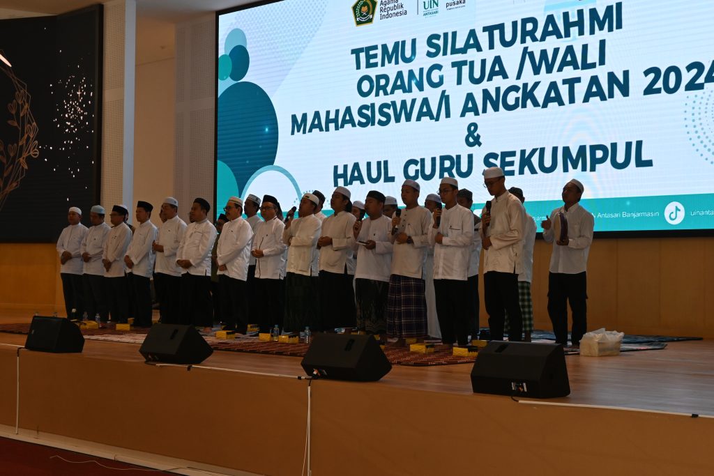 Suasana pembacaan syair maulid habsyi (Foto:Humas/Jamal Ripani)