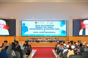 Suasana peringatan Haul ke-20 Abah Guru Sekumpul di Kampus 2 UIN Antasari (Foto:Humas/Jamal Ripani)