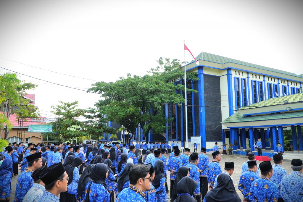 Tampak belakang suasana Apel Hari Kesadaran Nasional perdana (Foto:Humas)