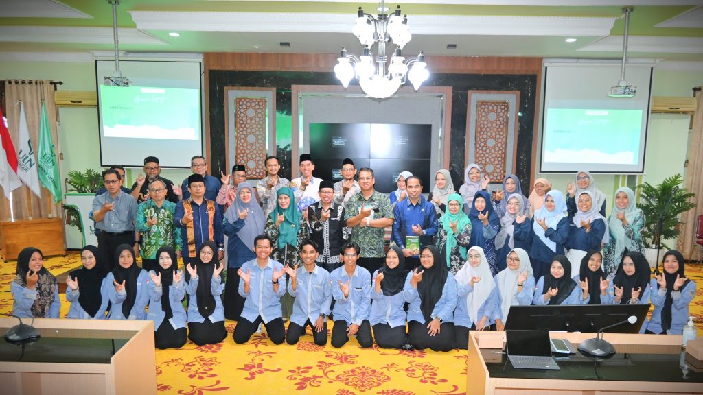 Foto bersama usai penutupan (Foto:Humas/amal Ripani)