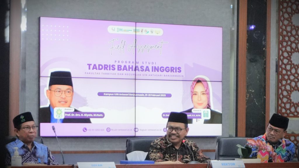 Rektor UIN Antasari Prof. Dr. H. Mujiburrahman, M.A. saat memberikan sambutan (Foto:Muhammad Hilman)