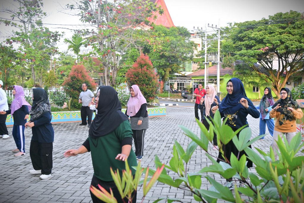 Suasana keceriaan senam terakhir sebelum bulan puasa (Foto:Humas/Jamal Ripani)