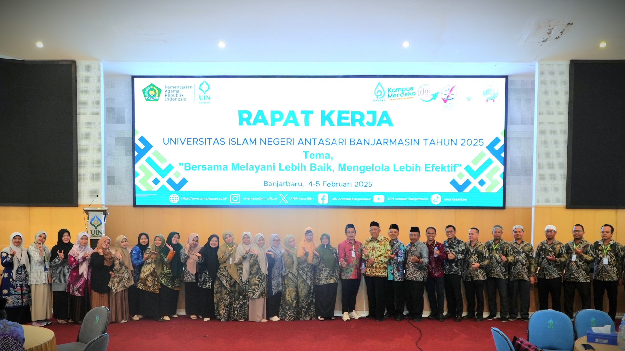 Tim panitia saat foto bersama usai Raker (Foto:Moh. Iqbal Assyauqi)