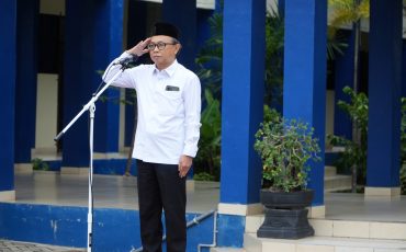 Menjadi Pembina Apel Senin, Wakil Rektor Bidang Kemahasiswaan dan Kerja Sama: Efisiensi Tak Surutkan Kegiatan