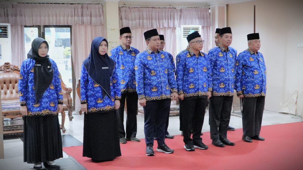 Barisan pimpinan saat mengikuti apel (Foto:Humas/Jamal Ripani)