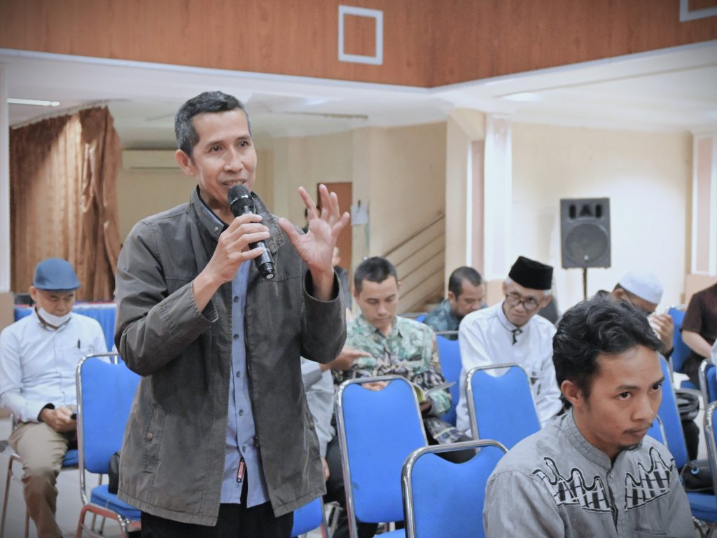 Para peserta saat ikut aktif berdiskusi (Foto:Humas/Jamal Ripani)