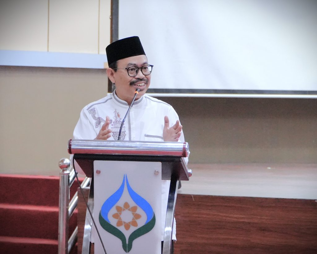 Rektor UIN Antasari Prof. Dr. H. Mujiburrahman, M.A. saat memberikan sambutan (Foto:Humas/Jamal Ripani)